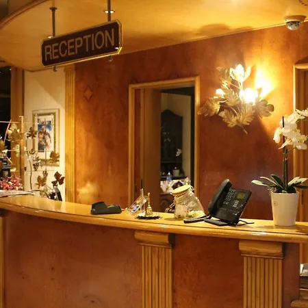 勒曼德贝格酒店 3* 米特尔维
